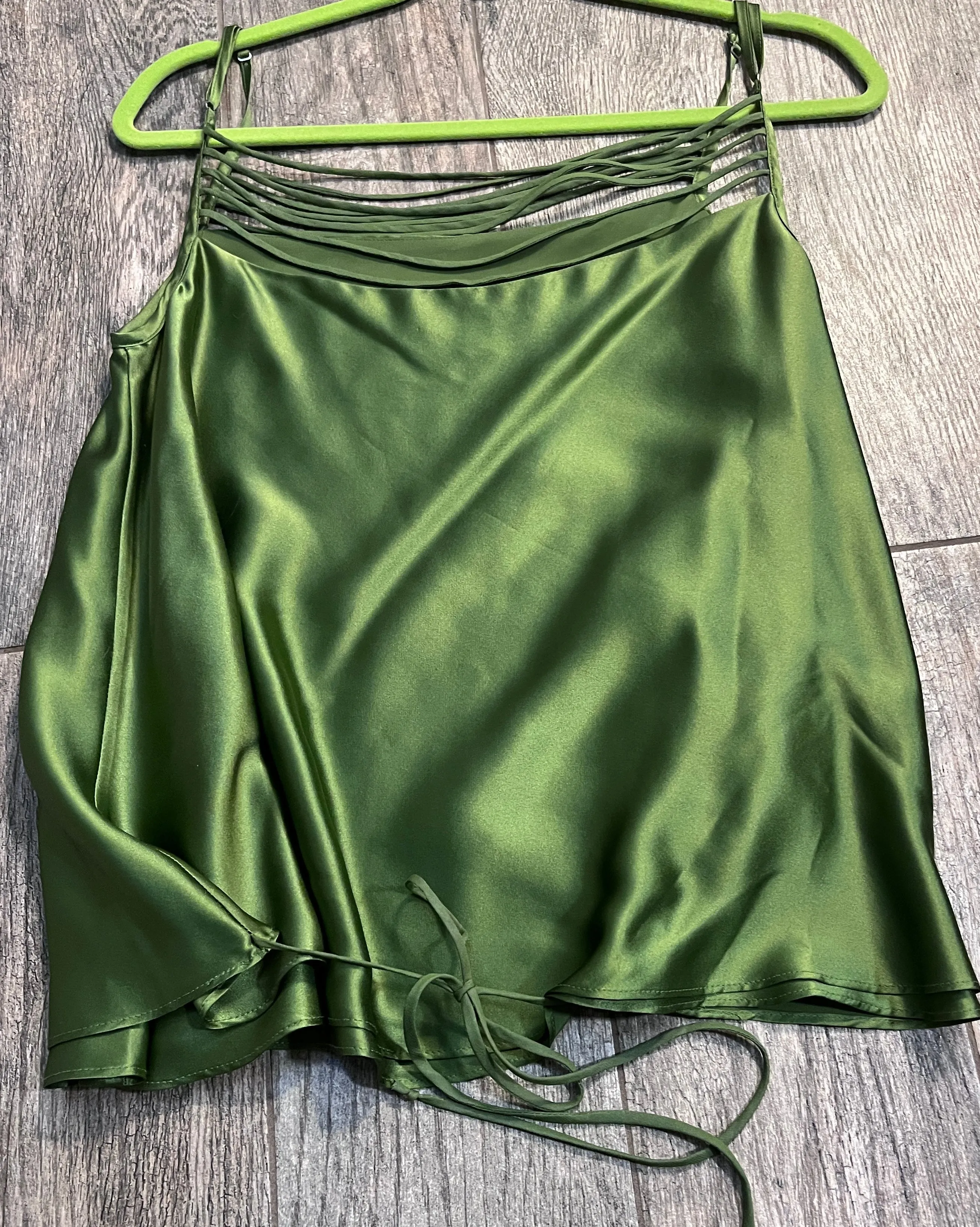 Leafy Green Silky Top / One Size