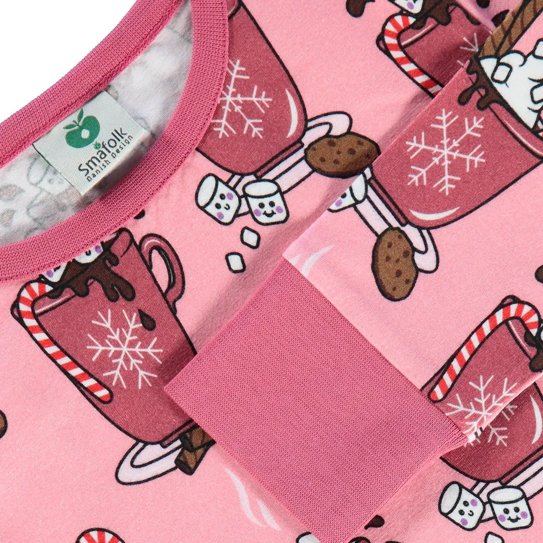 Nightwear set with hot chocolate