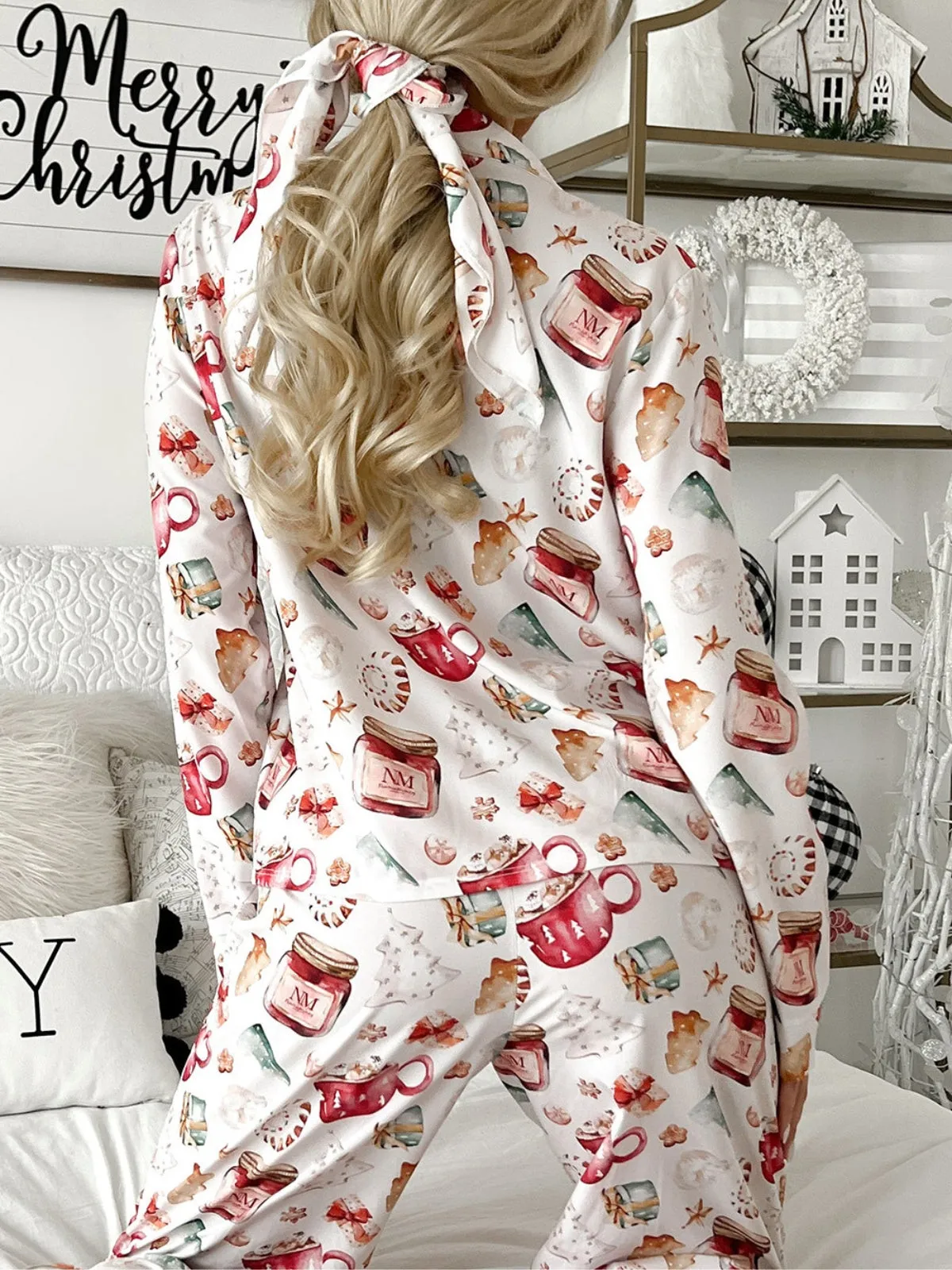 Womens White Christmas Pattern Long Sleeve Shirt and Pants Pajama Set