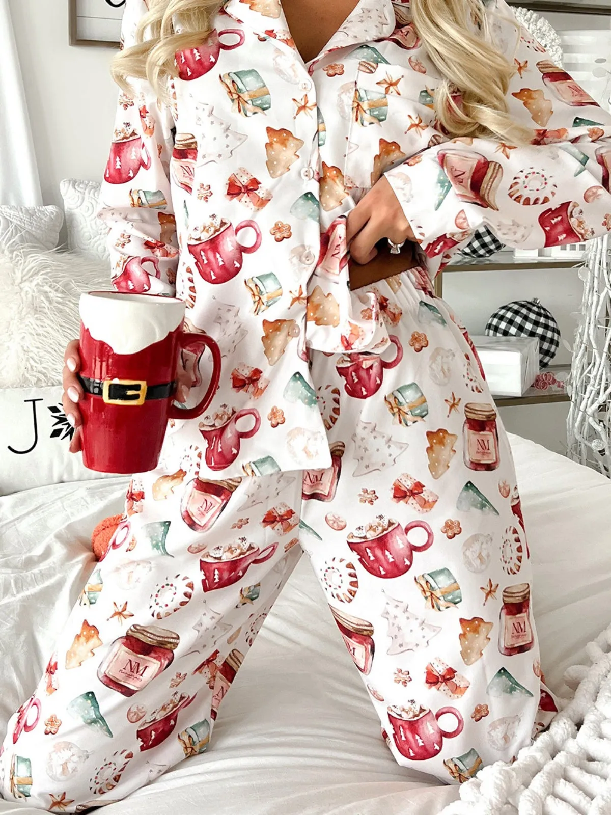 Womens White Christmas Pattern Long Sleeve Shirt and Pants Pajama Set