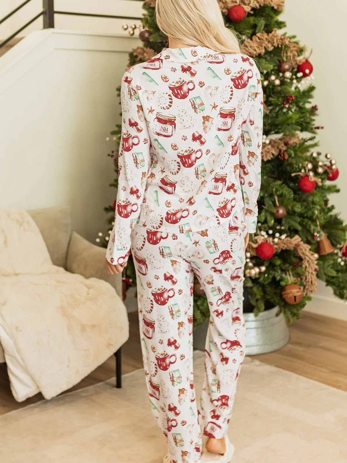 Womens White Christmas Pattern Long Sleeve Shirt and Pants Pajama Set